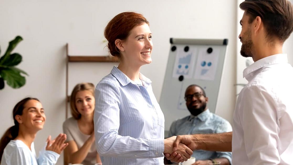 Analisi finanziaria professionale con dati e strumenti di lavoro